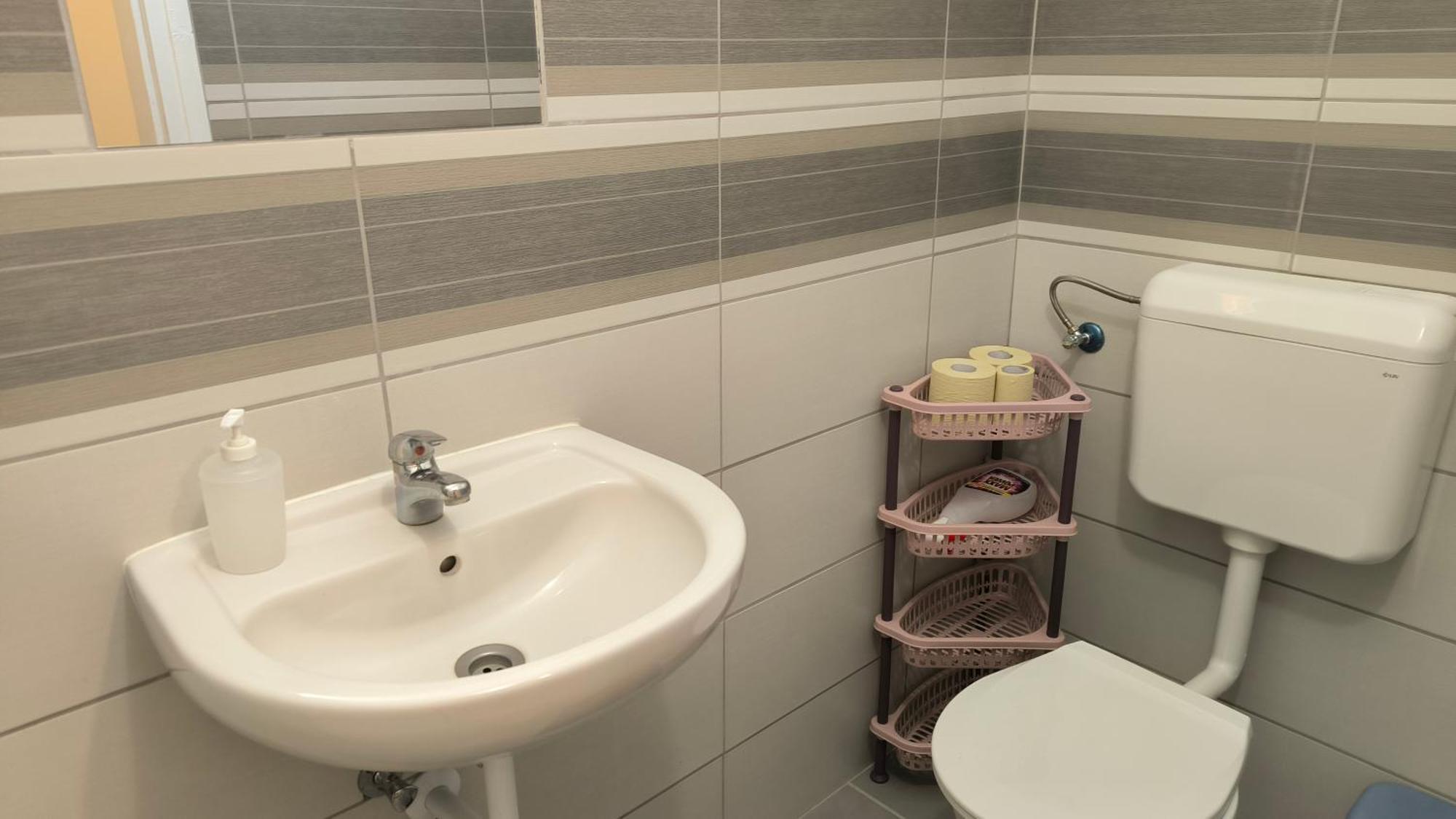 Hotel Oerveny Vendeghaz Tiszafüred Zimmer foto