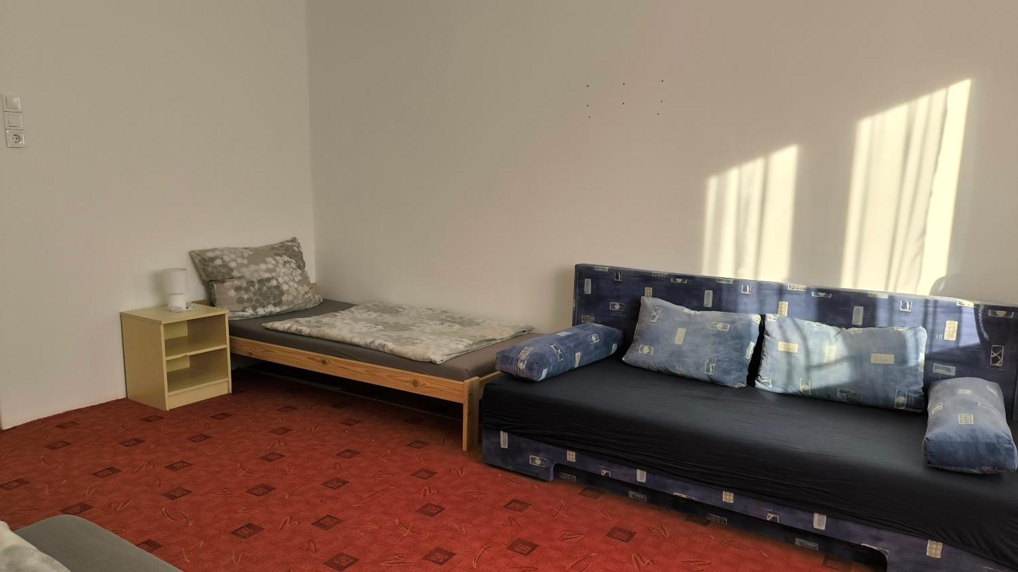 Hotel Oerveny Vendeghaz Tiszafüred Zimmer foto